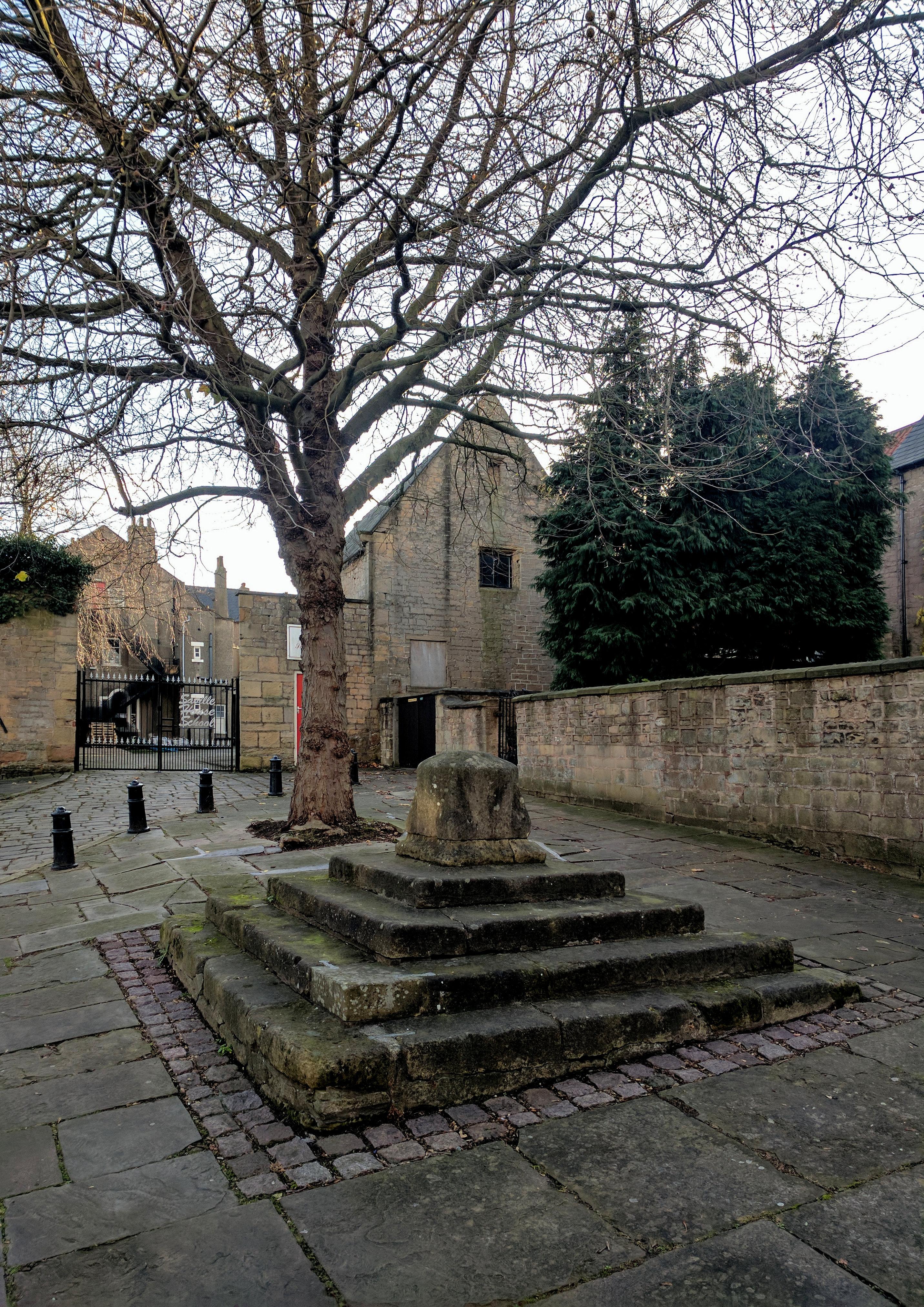 Mansfield Woodhouse Cross